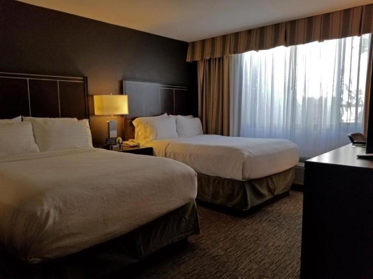 Holiday Inn Hotel&Suites Anaheim, an IHG Hotel Exterior foto